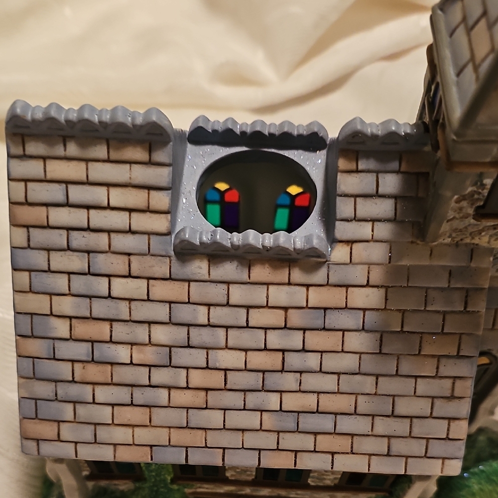 PartyLite Olde World Church Tealight Village House - Picture 3 of 13